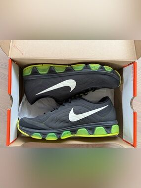 • NIKE • ZOOM CAGE 2 •